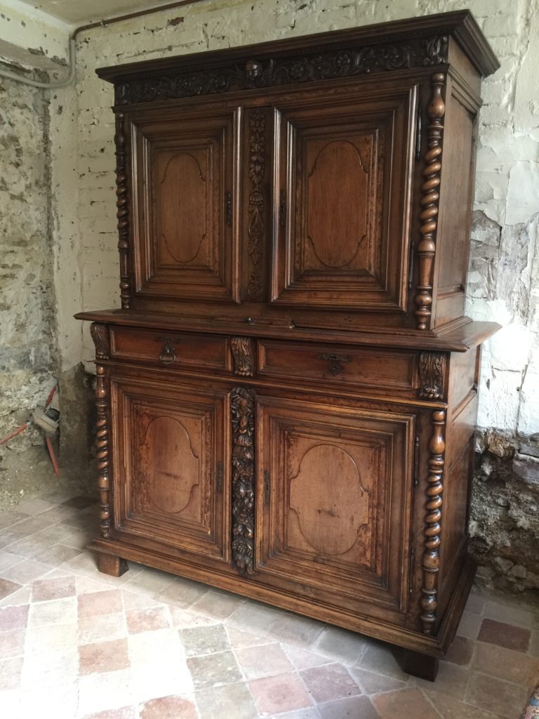 Buffet a retrait d’époque XVIII ème siècle.
