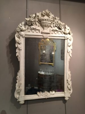 Miroir peint d’époque Louis XVI.