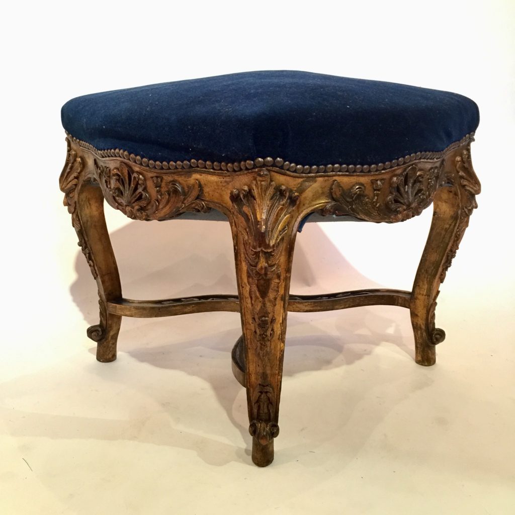 Tabouret de style Louis XV.