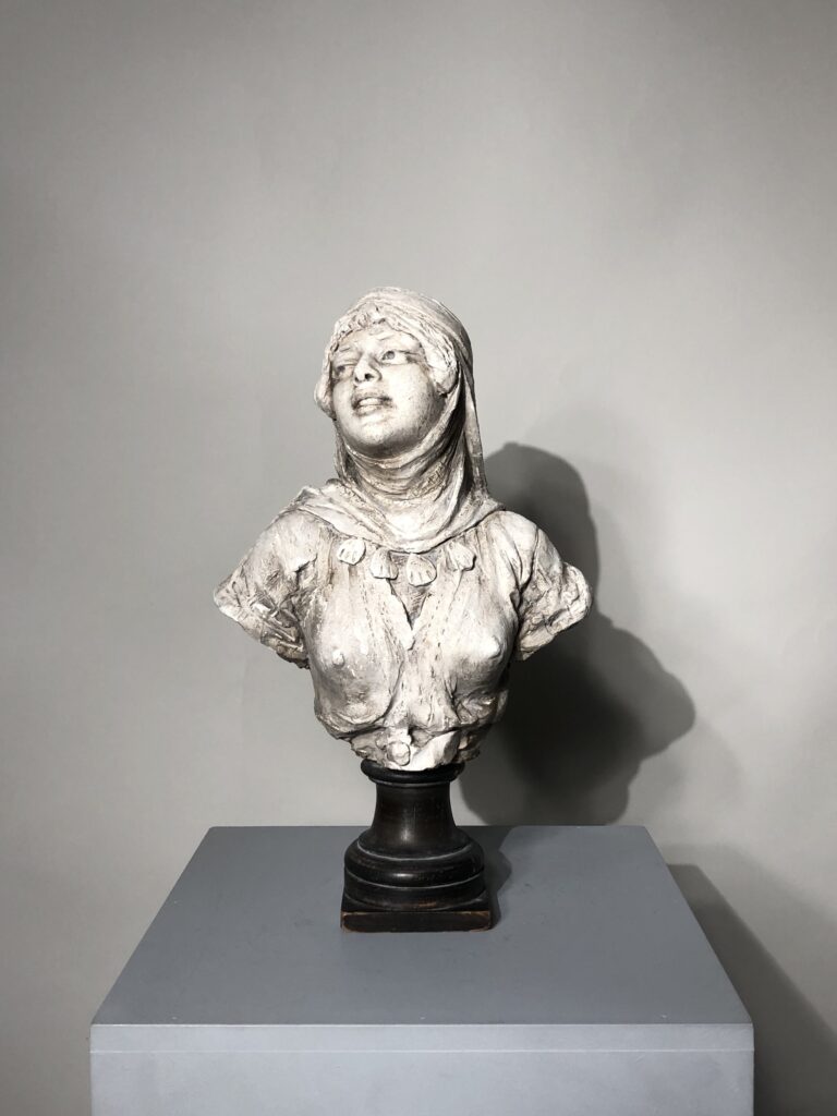 Buste féminin orientaliste, d’époque XIX ème siècle.