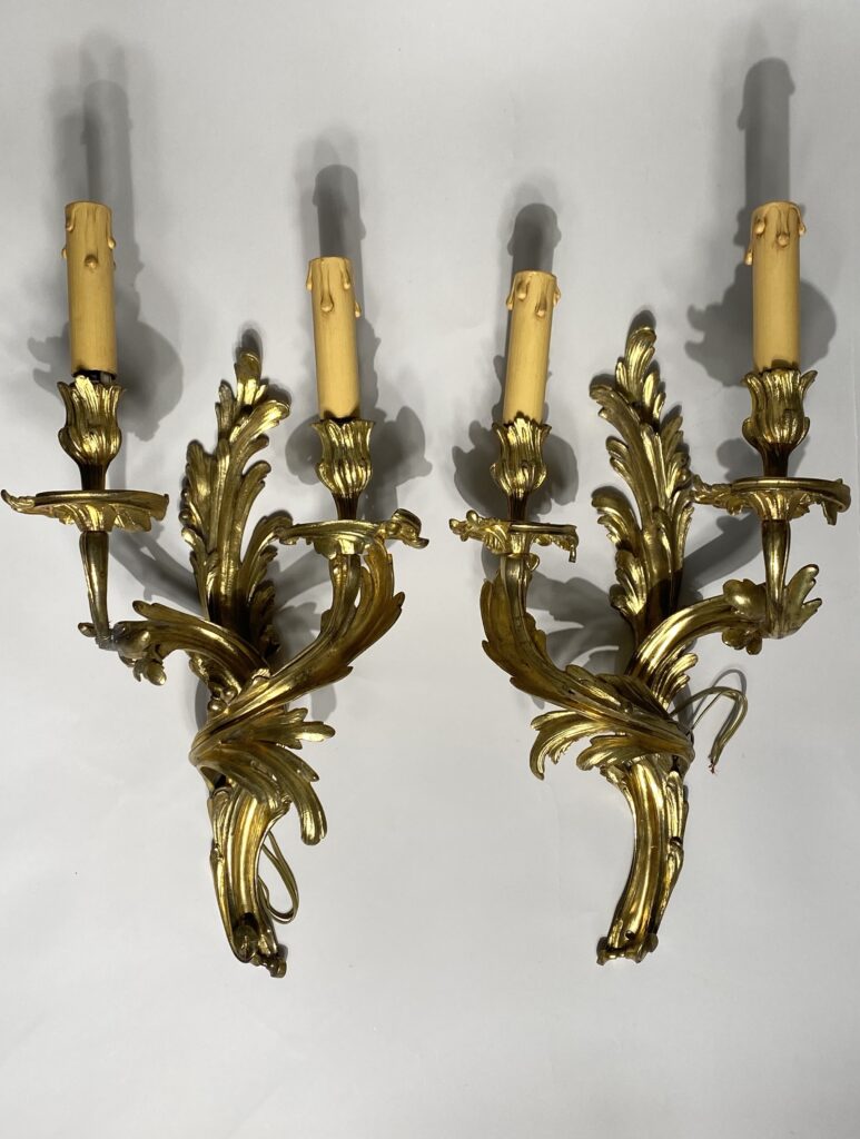 Paire d’appliques style Louis XV, d’époque XIX ème siècle.