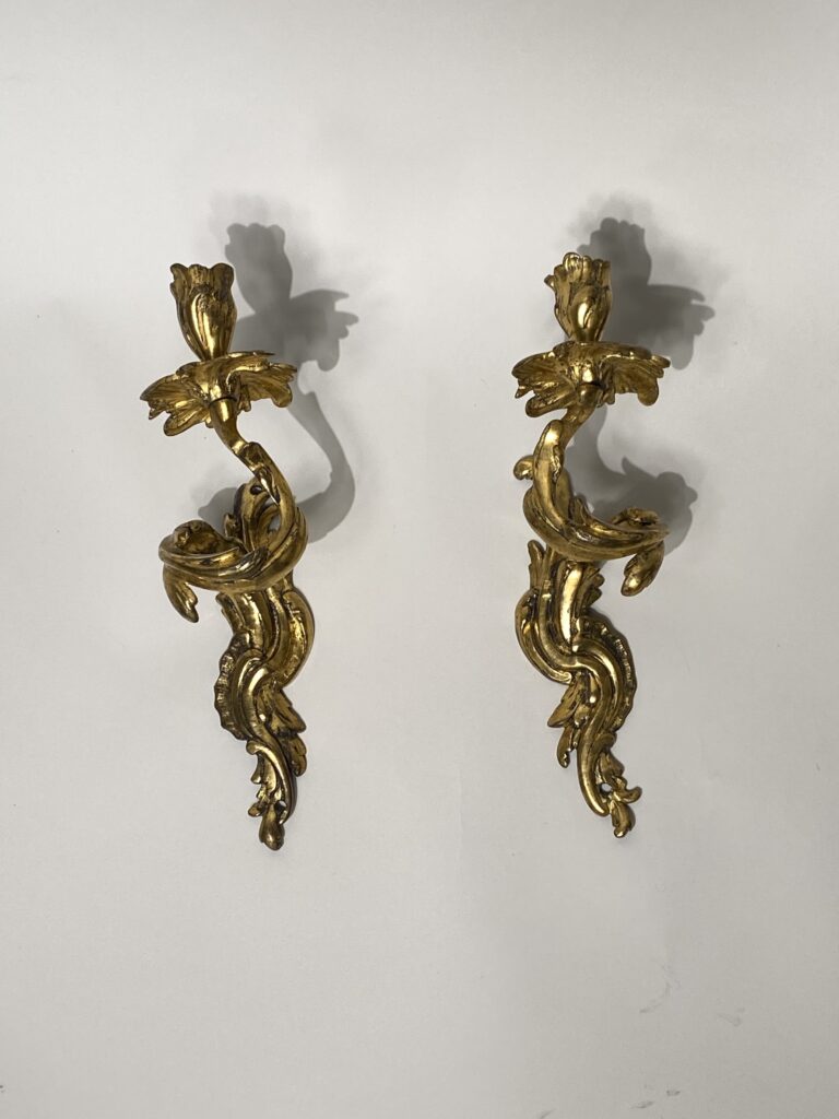 Paire d’appliques en bronze doré, d’époque Louis XV.