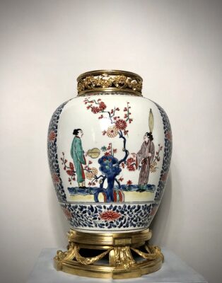 Vase japonais en porcelaine d’époque XIX ème siècle.1250€.