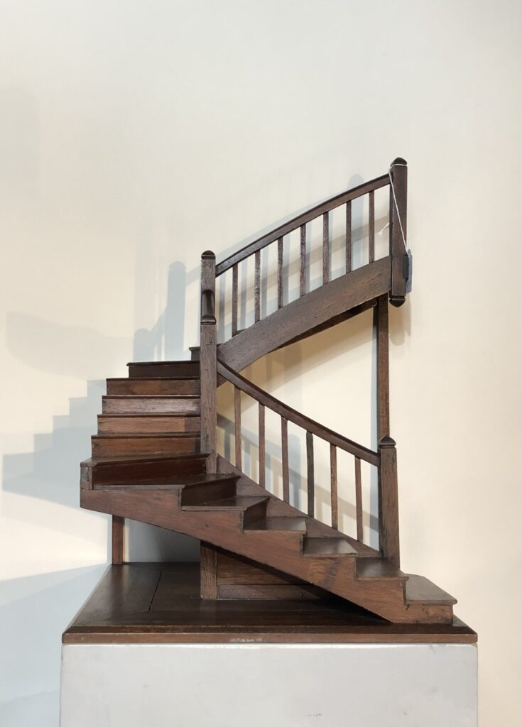 Escalier de maîtrise du XX ème siècle. 1200€.
