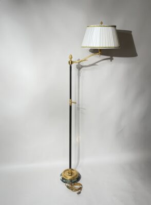 Lampadaire de style Louis XVI. 1100€.